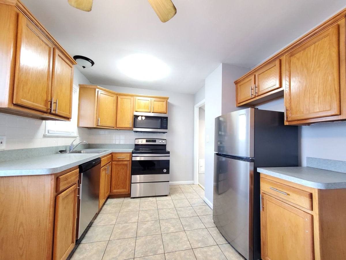 House for rent at 18512 Lewis Dr, Maple Heights, OH 44137