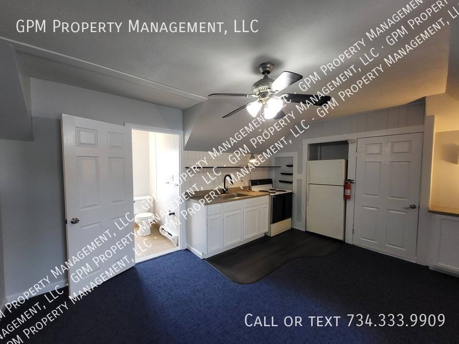 Apartment for rent at 1563 Wilson Ave, Lincoln Park, MI 48146