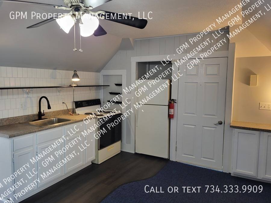 Apartment for rent at 1563 Wilson Ave, Lincoln Park, MI 48146