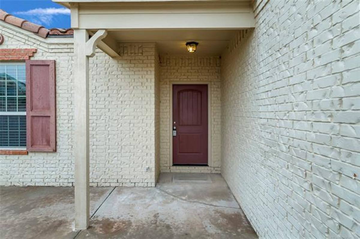 House for rent at 3742 W Austin St, Broken Arrow, OK 74011