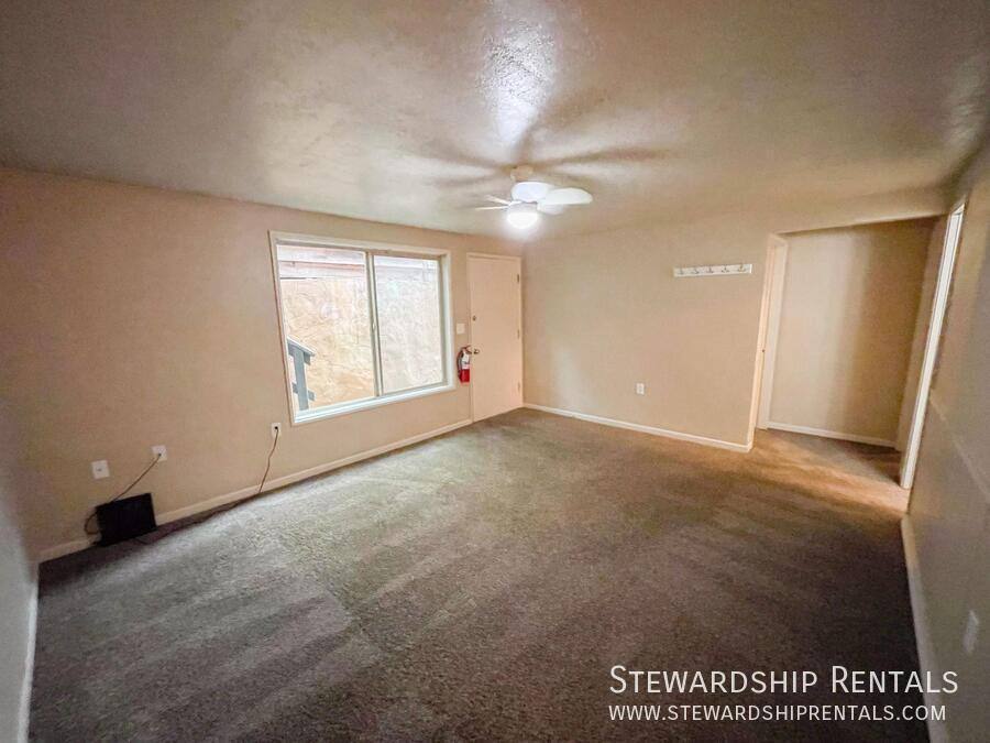 Apartment for rent at 1831 Kincaid St #20, Eugene, OR 97403