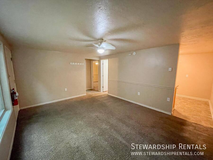 Apartment for rent at 1831 Kincaid St #20, Eugene, OR 97403