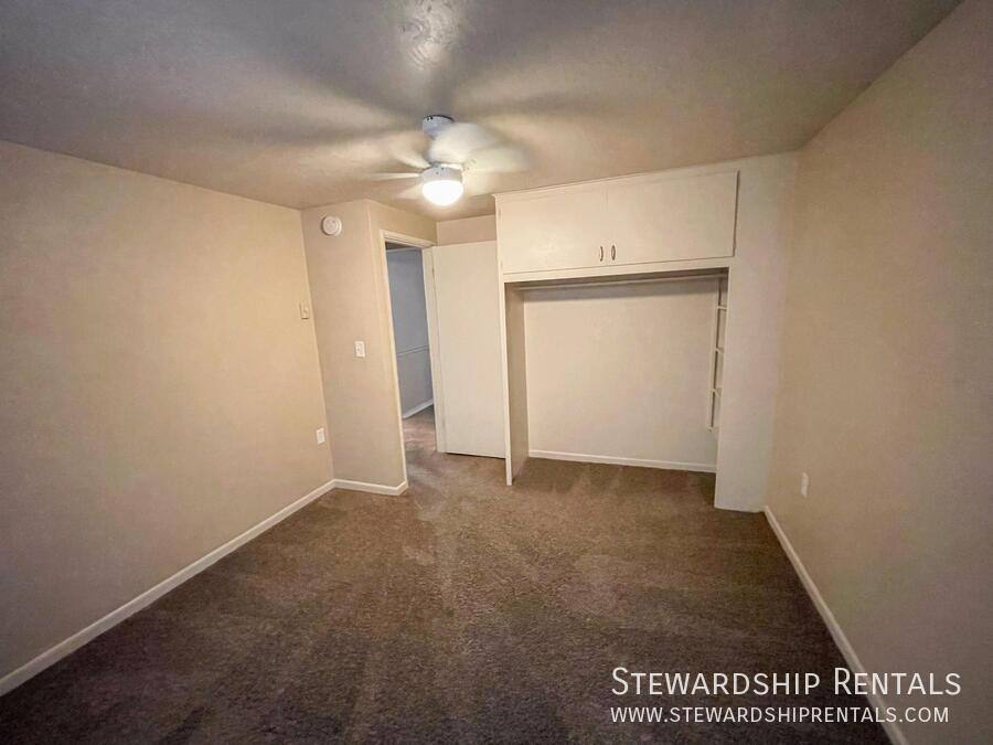 Apartment for rent at 1831 Kincaid St #20, Eugene, OR 97403