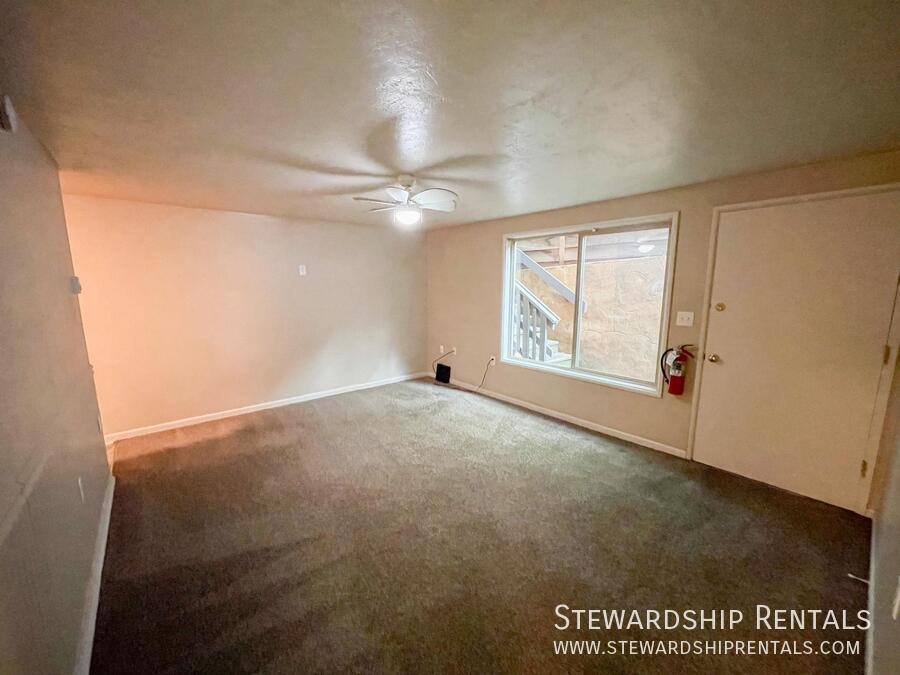 Apartment for rent at 1831 Kincaid St #20, Eugene, OR 97403