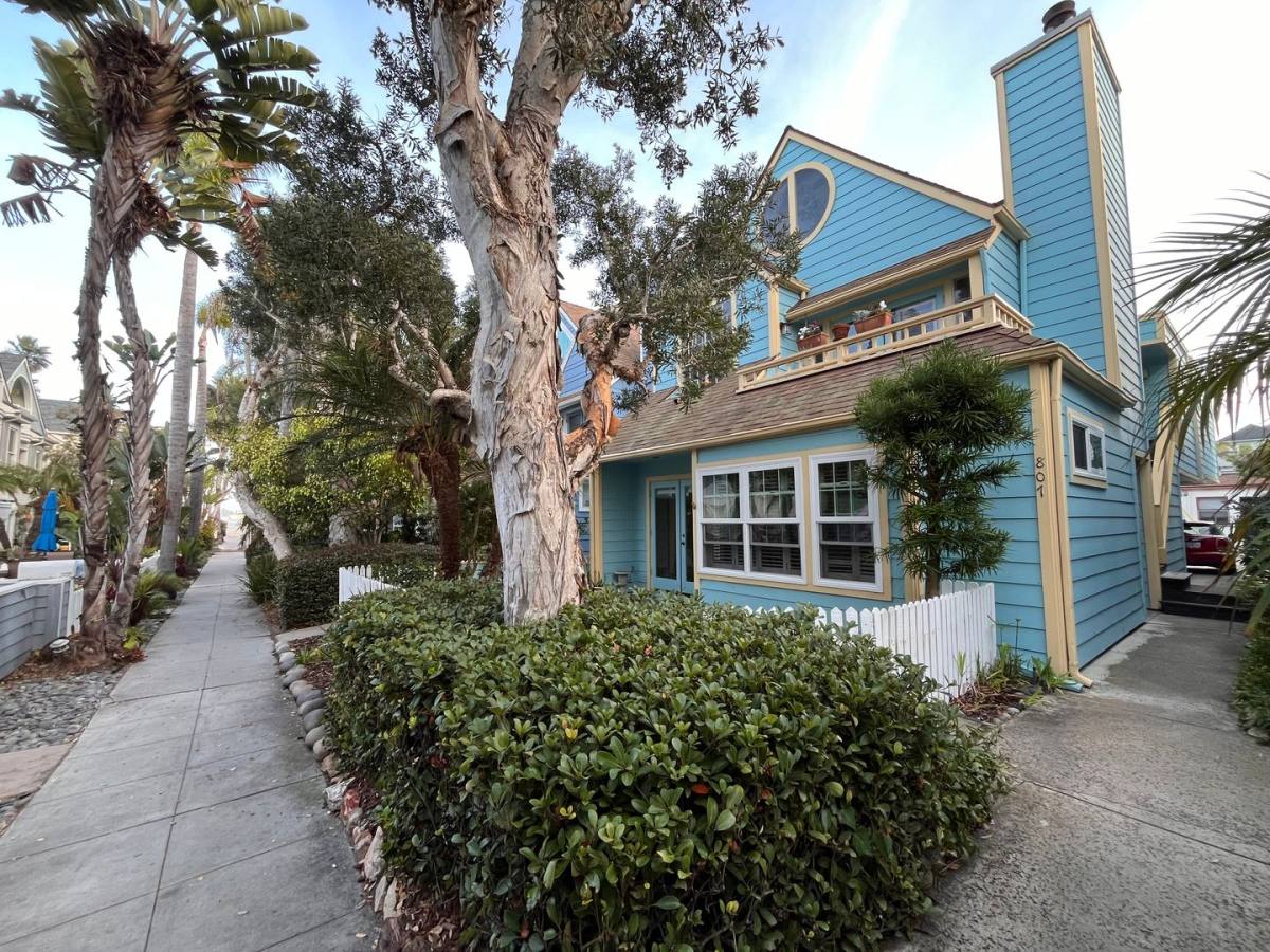 Condo for rent at 807 Nantasket Court, San Diego, CA 92109