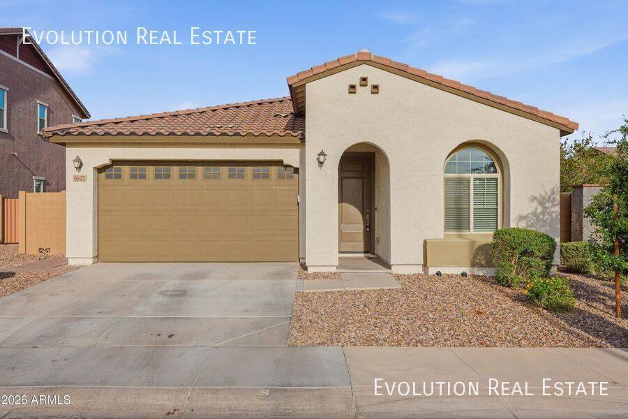 House for rent at 6627 S Abbey Lane, Gilbert, AZ 85298