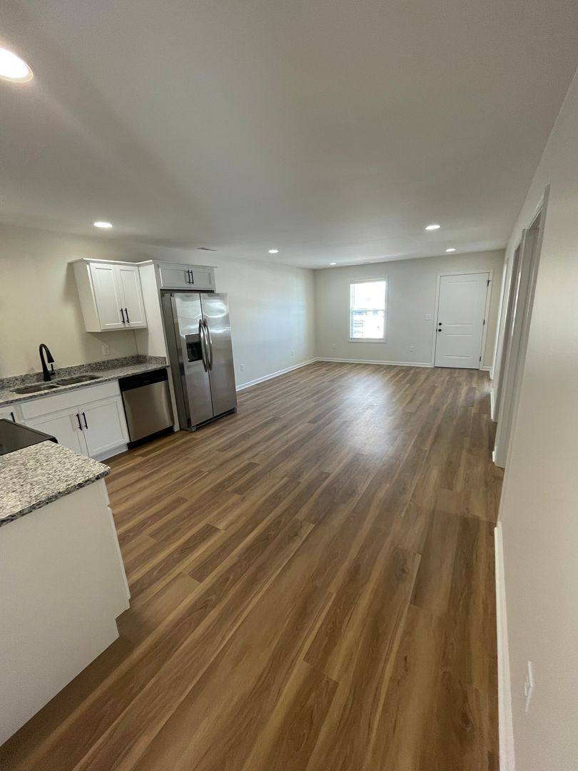 Apartment for rent at 923 W 9th St, Russellville, KY 42276