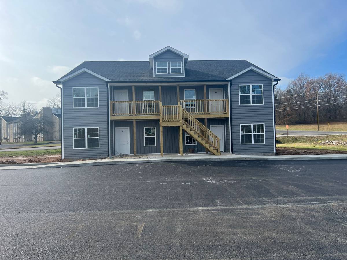 Apartment for rent at 923 W 9th St, Russellville, KY 42276