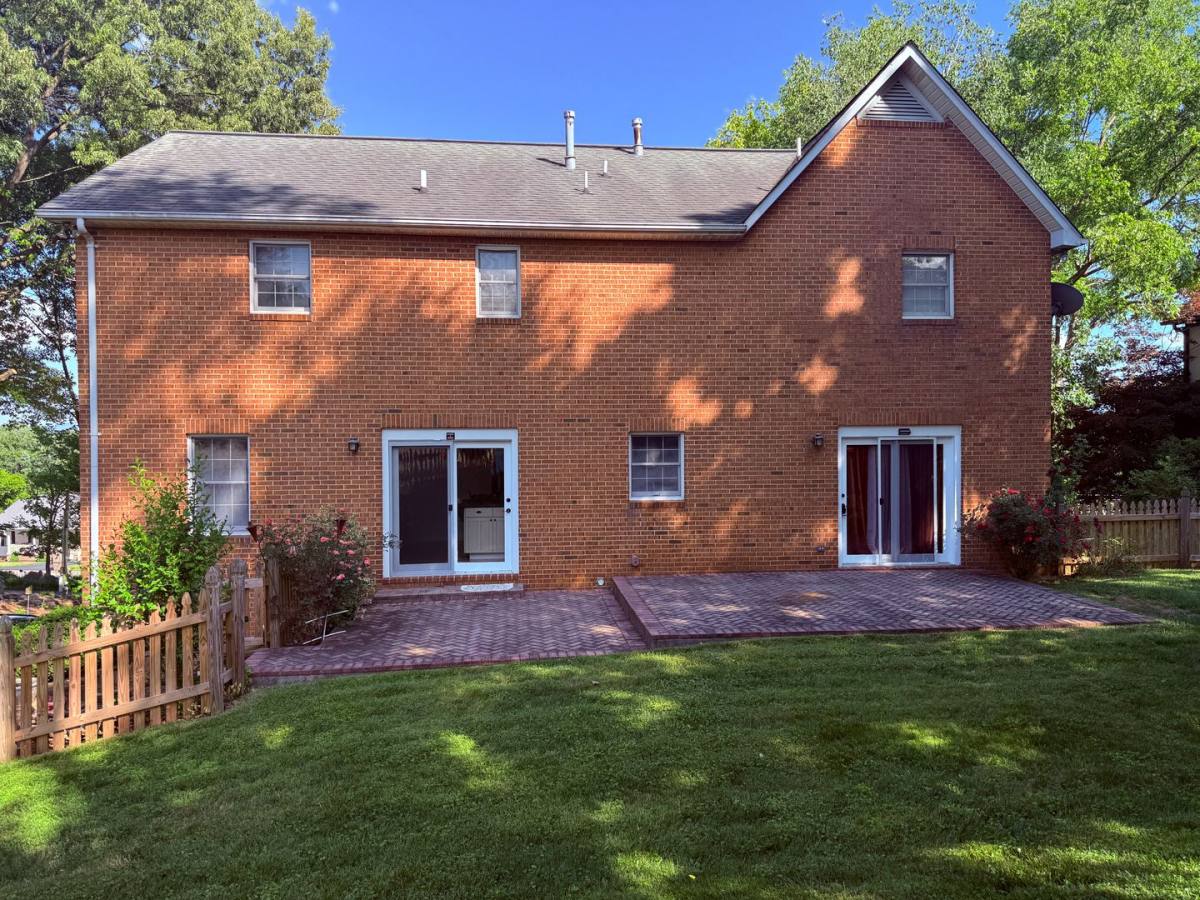 House for rent at 810 Lizbeth Dr, Johnson City, TN 37604