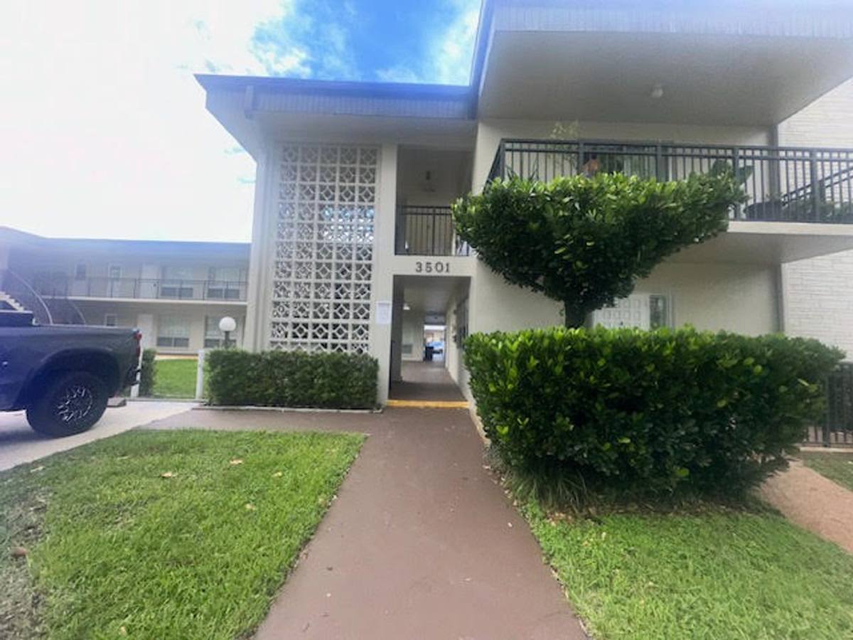 Apartment for rent at 3501 Tyler St, Hollywood, FL 33021