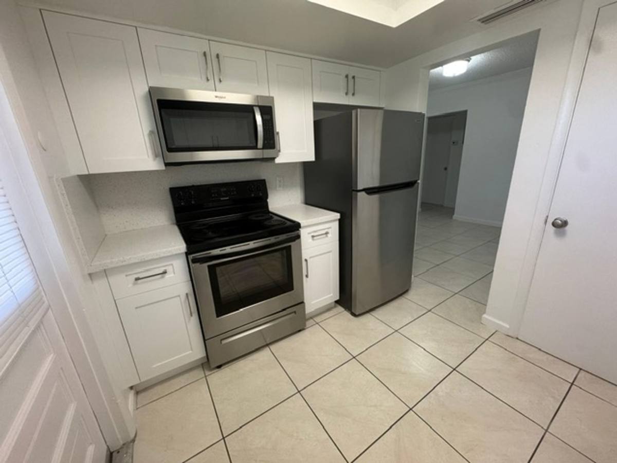 Apartment for rent at 3501 Tyler St, Hollywood, FL 33021