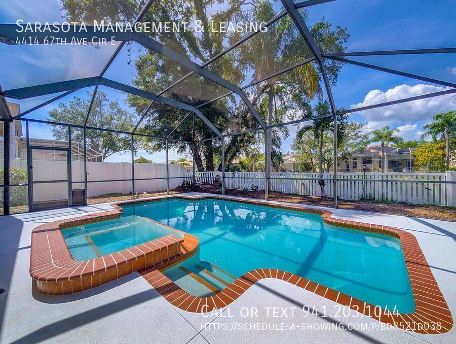 House for rent at 4414 67th Ave Circle E, Sarasota, FL 34243