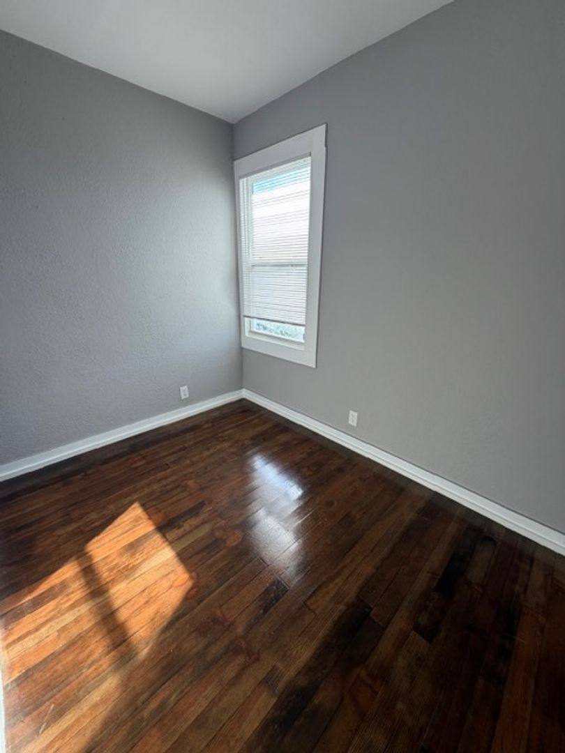 Apartment for rent at 1668-1670 12th, Oakland, CA 94607