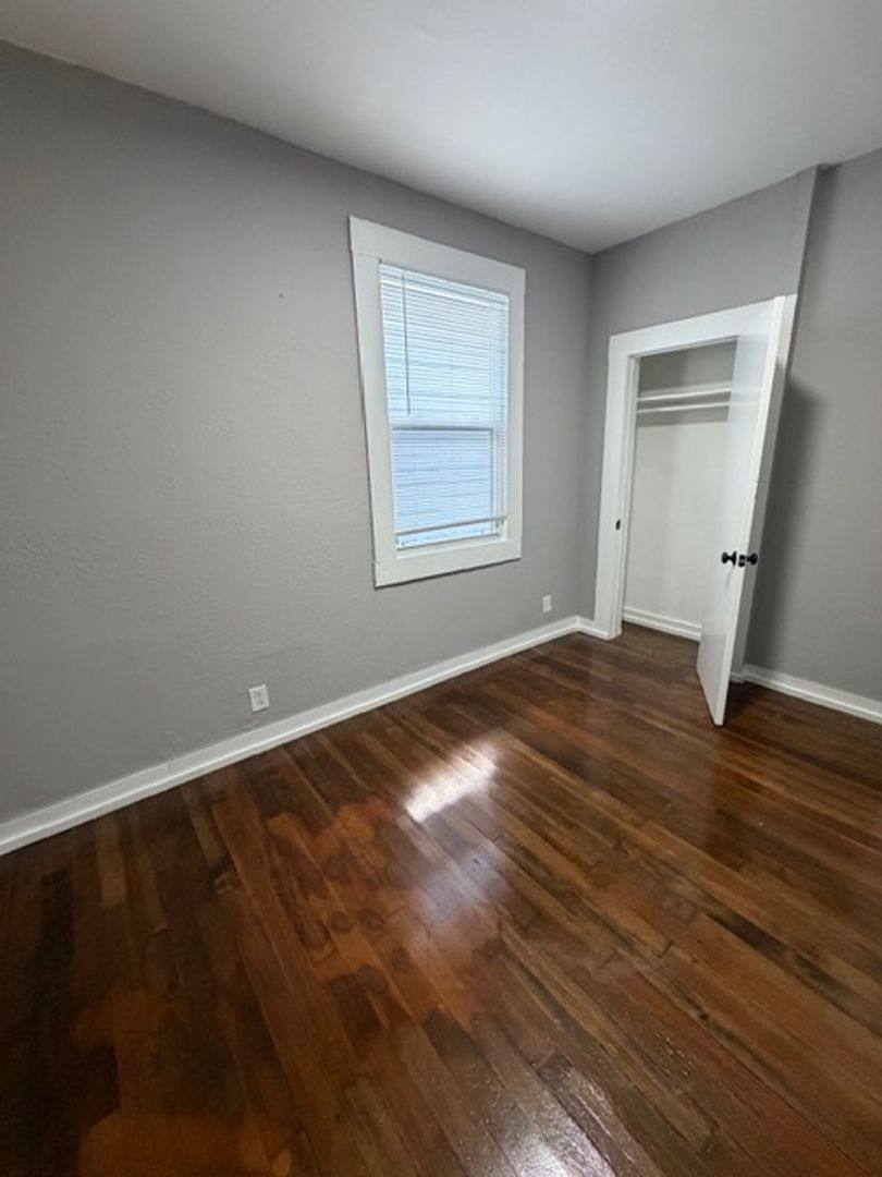 Apartment for rent at 1668-1670 12th, Oakland, CA 94607