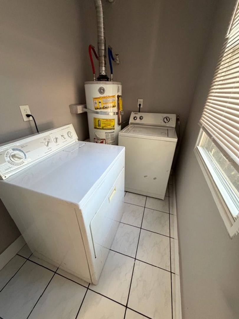 Apartment for rent at 1668-1670 12th, Oakland, CA 94607