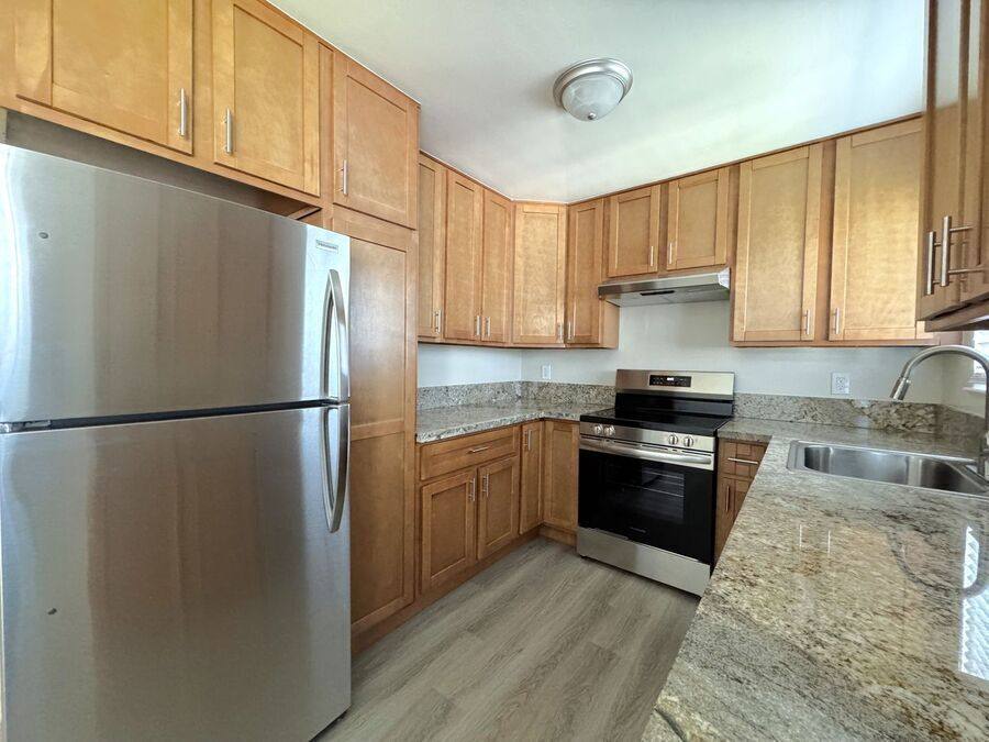 Apartment for rent at 170 Stoakes Ave #9, San Leandro, CA 94577