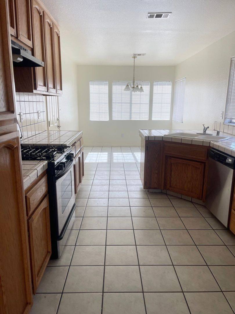 House for rent at 4021 Frost Way, Bakersfield, CA 93311