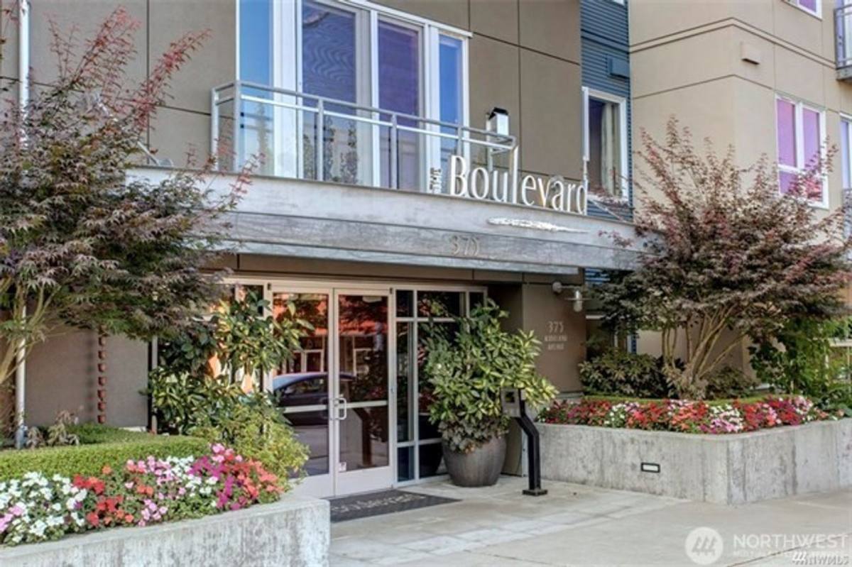Apartment for rent at 375 Kirkland Ave, Kirkland, WA 98033