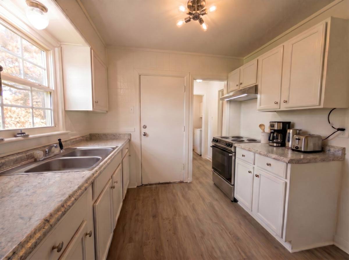 House for rent at 518 Burlington Circle, Memphis, TN 38127