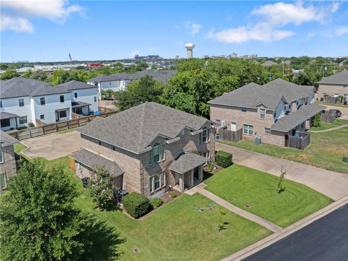 House for rent at 2330 Autumn Chase Loop - B, College Station, TX 77840