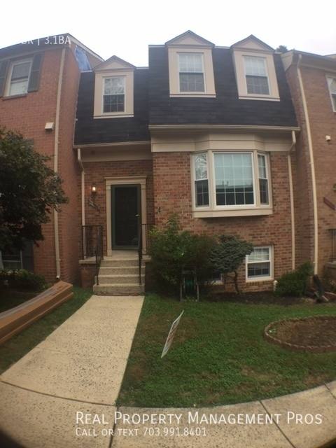 Townhouse for rent at 7758 Shootingstar Dr, Springfield, VA 22152