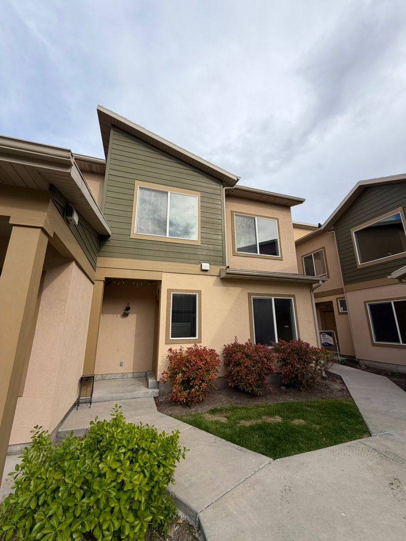 Townhouse for rent at 3673 W Lilac Heights, South Jordan, UT 84095