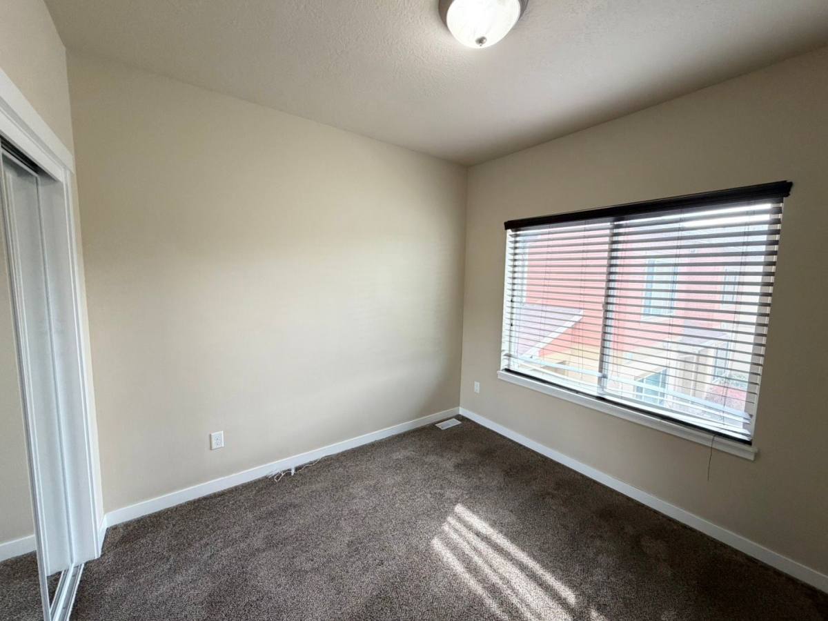 Townhouse for rent at 3673 W Lilac Heights, South Jordan, UT 84095