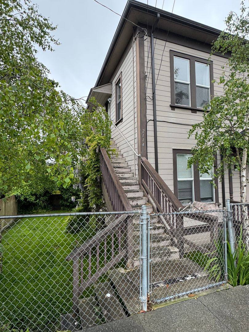 Apartment for rent at 2112 California St, Eureka, CA 95501