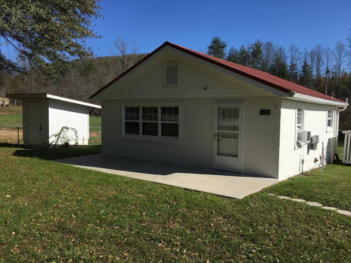 House for rent at 4568 Old Clear Creek Rd, Hendersonville, NC 28792