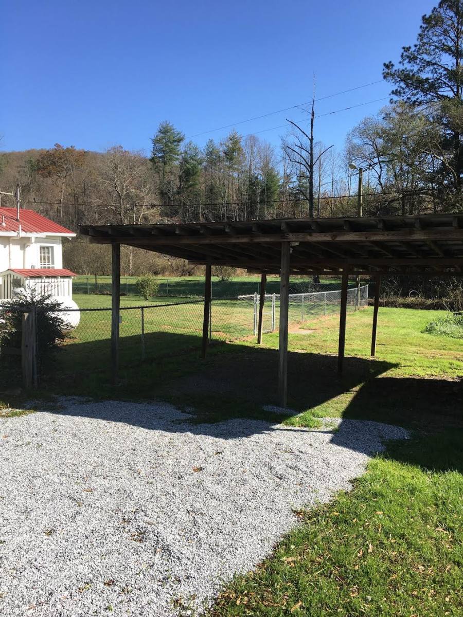 House for rent at 4568 Old Clear Creek Rd, Hendersonville, NC 28792