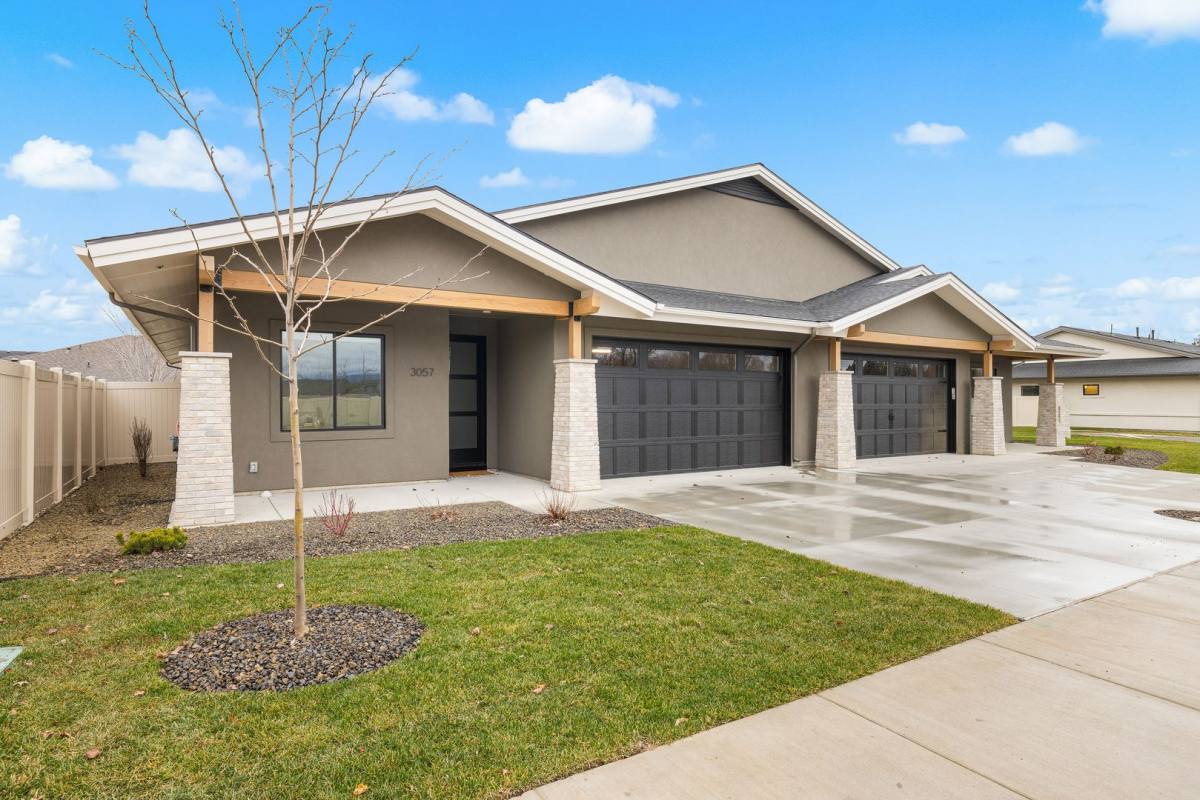 Townhouse for rent at 2318 E Ringneck St, Meridian, ID 83646