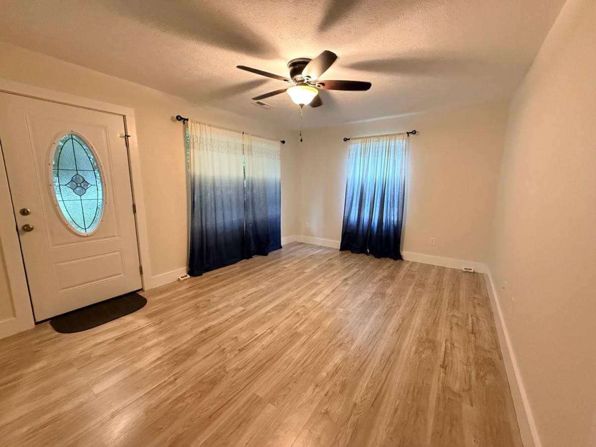 House for rent at 400 Gayle Way, Bowling Green, KY 42101