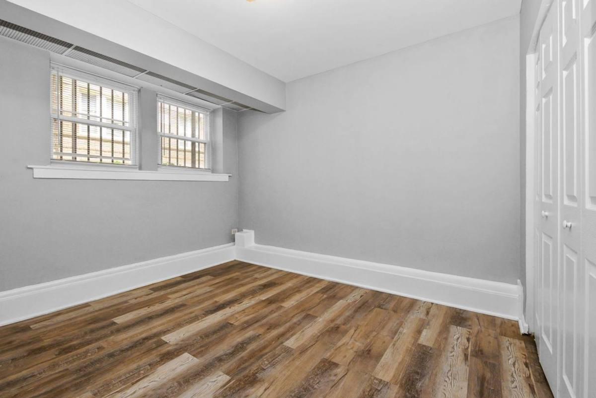 Apartment for rent at 6214-26 Eberhart Ave, Chicago, IL 60637