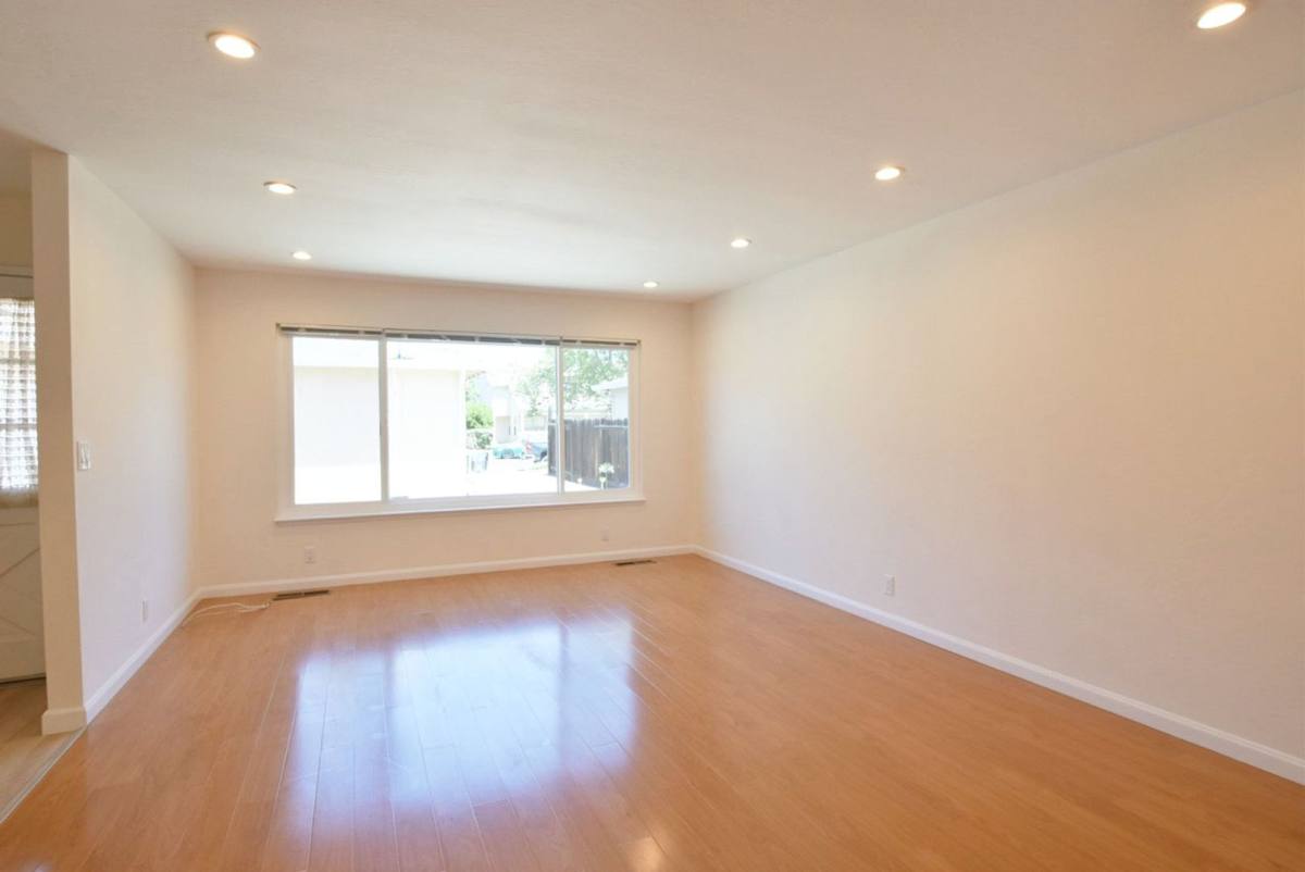 Apartment for rent at 817-819 E Dana St, Mountain View, CA 94041
