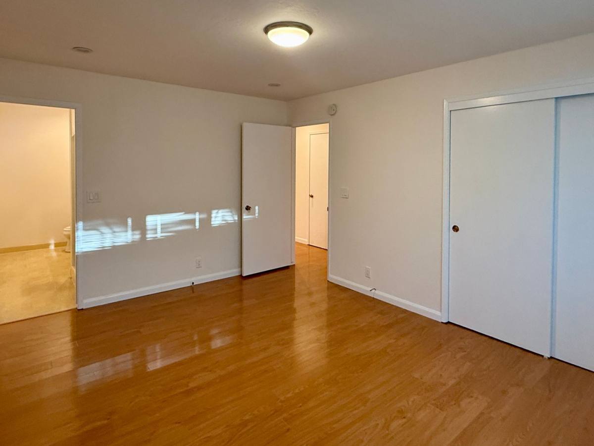 Apartment for rent at 817-819 E Dana St, Mountain View, CA 94041