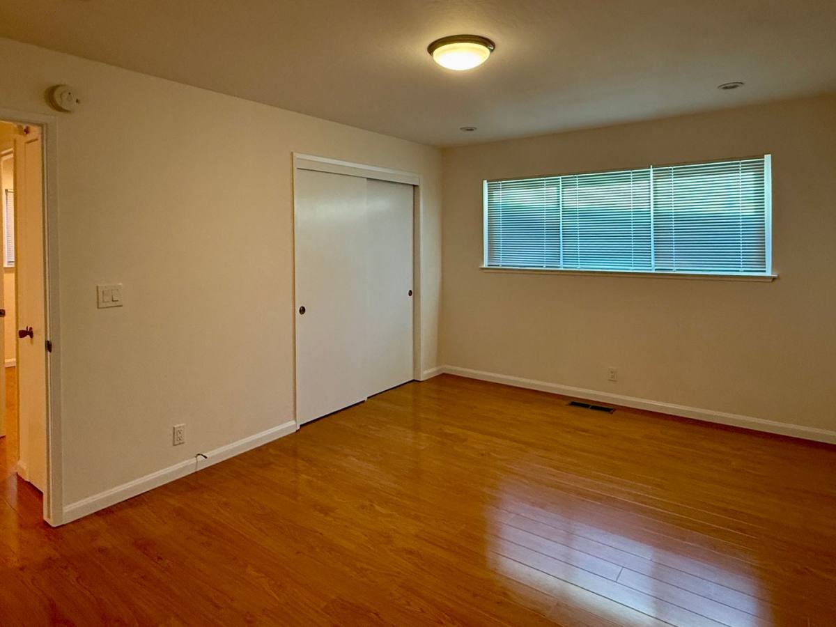 Apartment for rent at 817-819 E Dana St, Mountain View, CA 94041