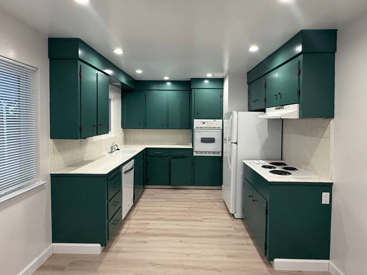 Apartment for rent at 817-819 E Dana St, Mountain View, CA 94041