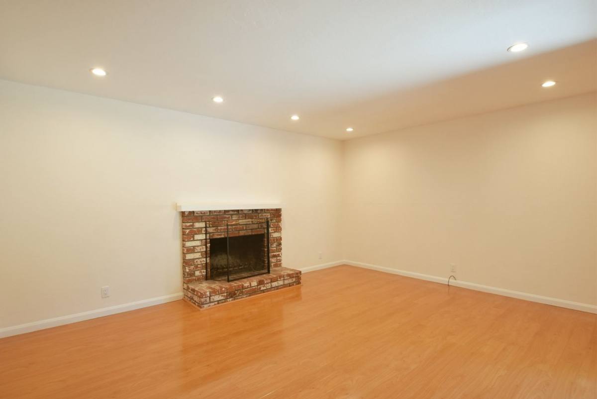 Apartment for rent at 817-819 E Dana St, Mountain View, CA 94041