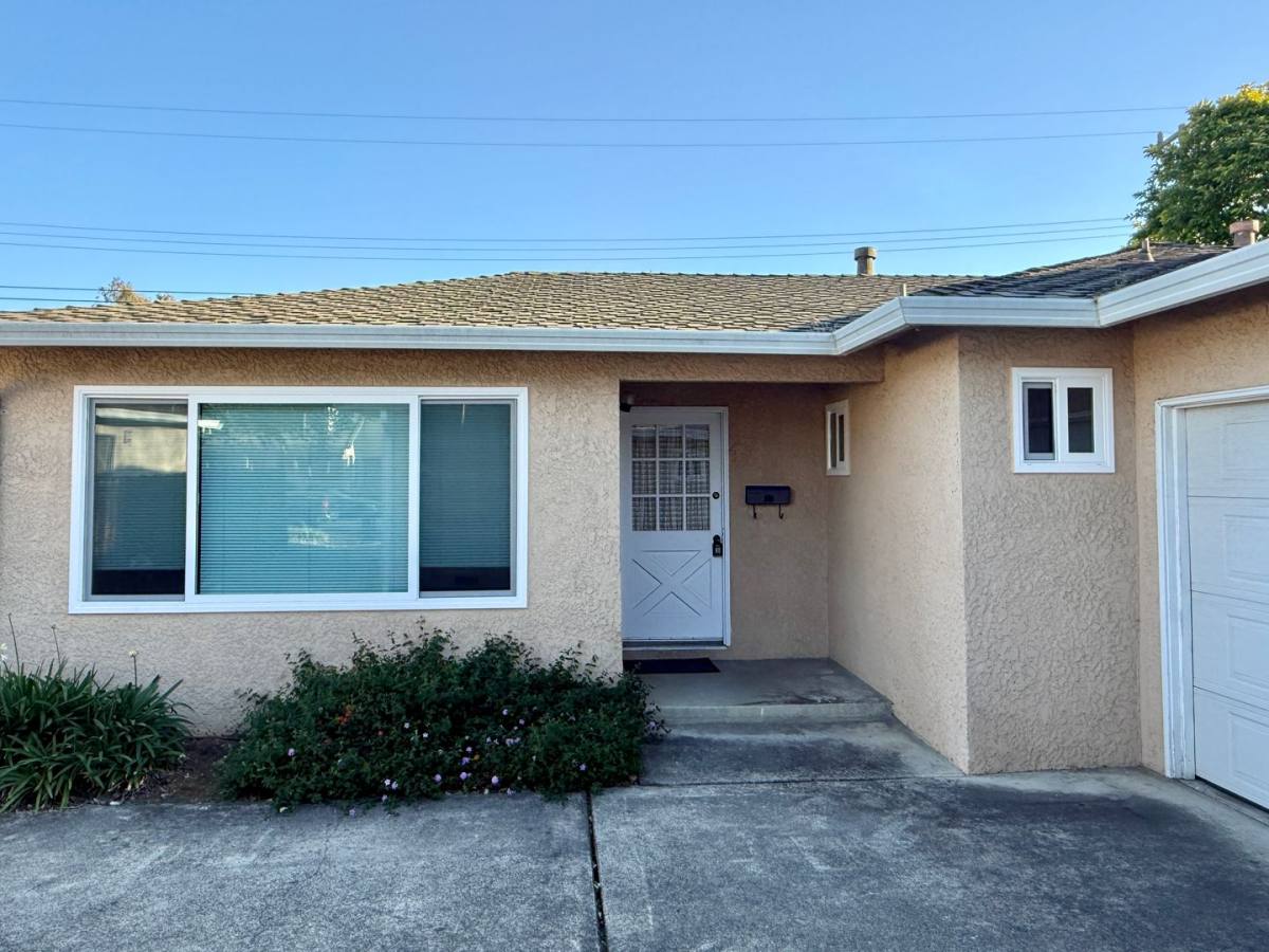 Apartment for rent at 817-819 E Dana St, Mountain View, CA 94041