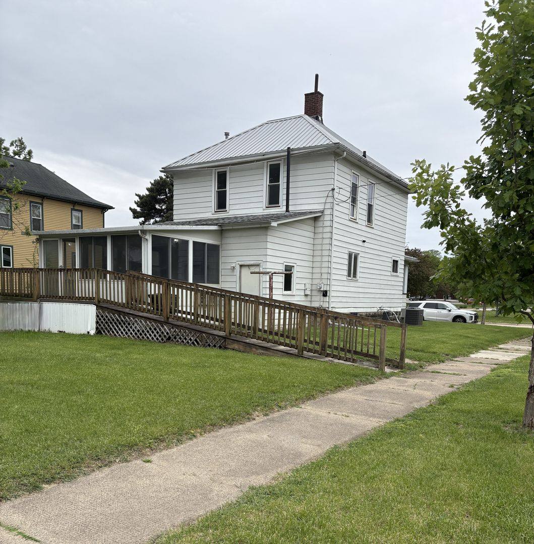 House for rent at 1204 Bluff St, Cedar Falls, IA 50613