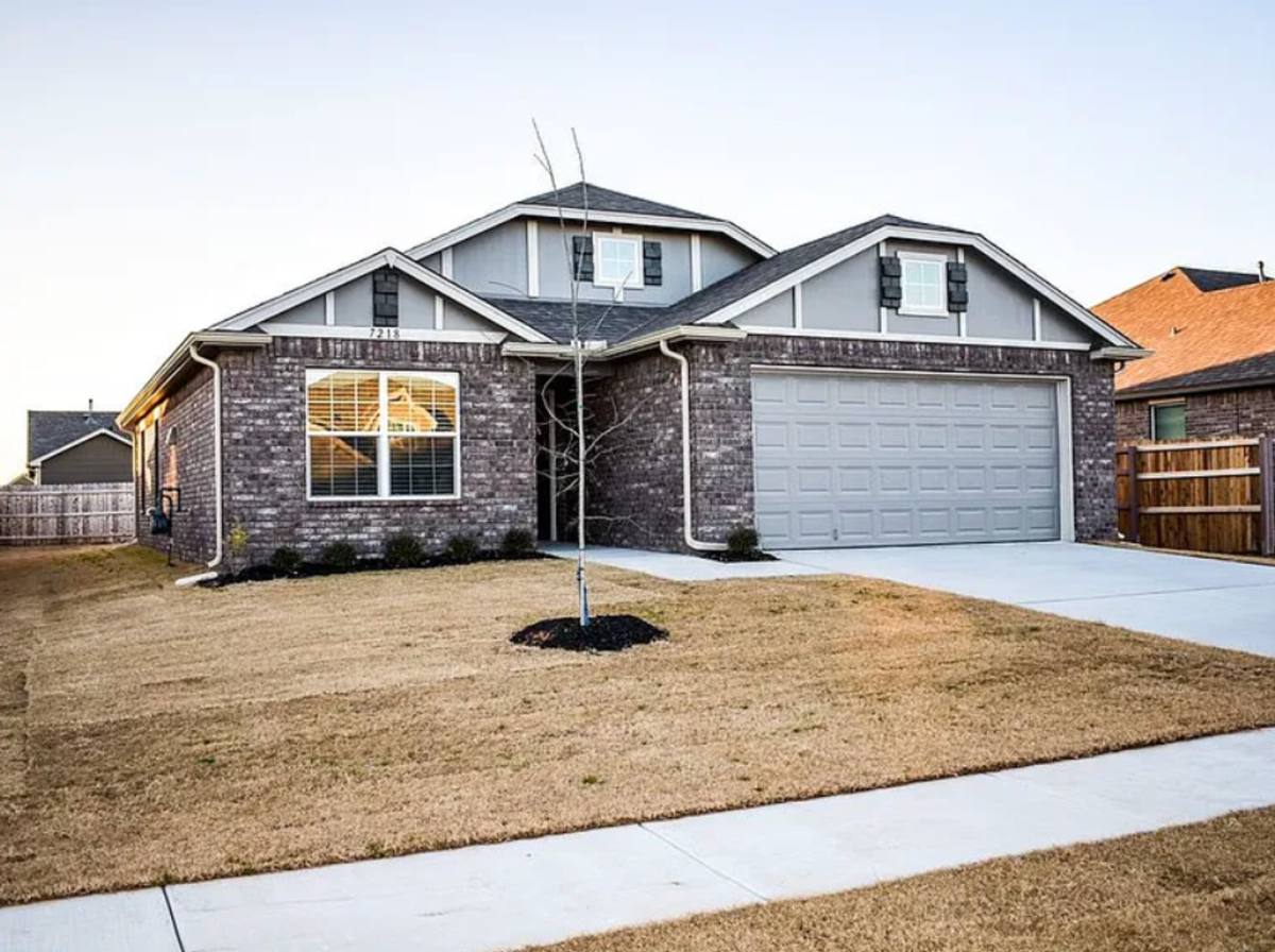 House for rent at 7218 S Laurel Place, Broken Arrow, OK 74011