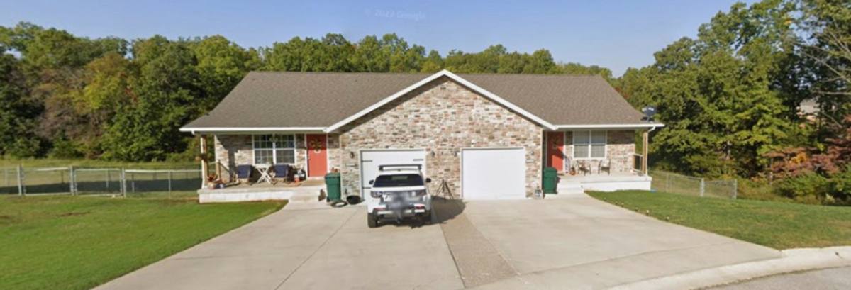 Apartment for rent at 16371 A & B Holy Cross, Saint Robert, MO 65584