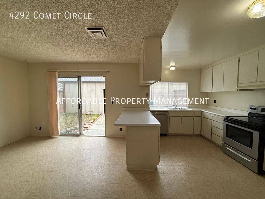 Townhouse for rent at 4292 Comet Circle, Union City, CA 94587