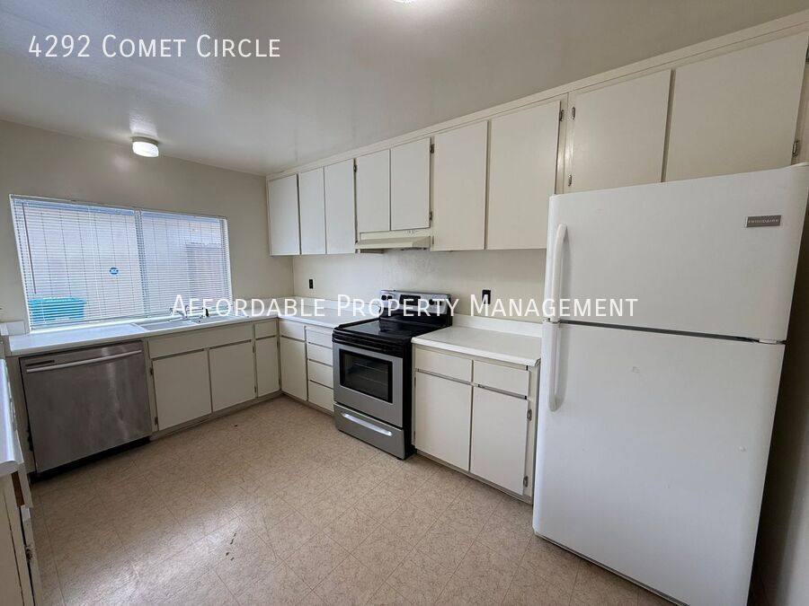 Townhouse for rent at 4292 Comet Circle, Union City, CA 94587