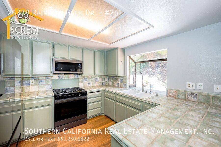 Townhouse for rent at 26379 Rainbow Glen Dr #261, Newhall, CA 91321