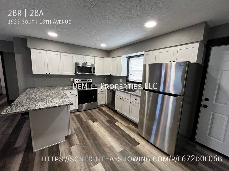 House for rent at 1923 S 18th Ave, Ozark, MO 65721