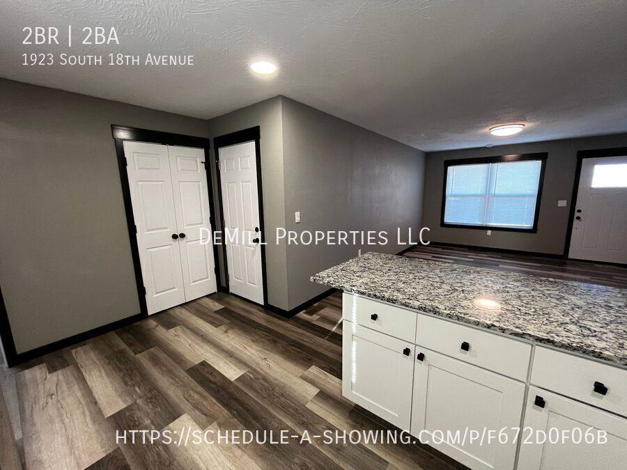 House for rent at 1923 S 18th Ave, Ozark, MO 65721