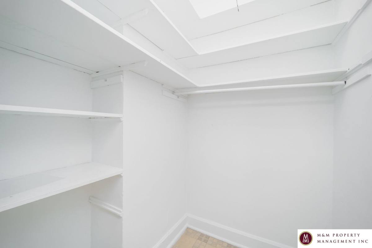 Apartment for rent at 1409 W Lexington, Chicago, IL 60607