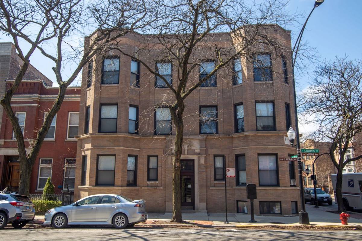 Apartment for rent at 1409 W Lexington, Chicago, IL 60607