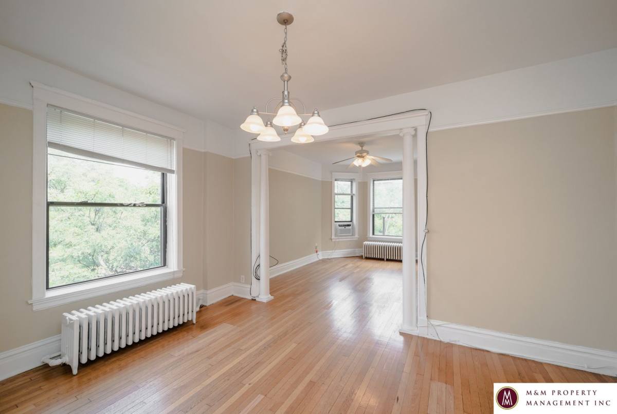 Apartment for rent at 1409 W Lexington, Chicago, IL 60607